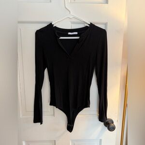 ReoRia Classic Black V-Neck Bodysuit